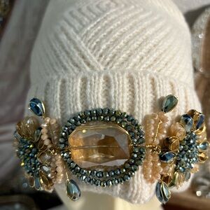 Woman winter knit beanie